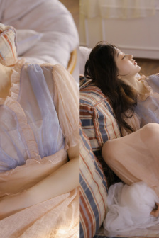 善良的女秘书的目的观看